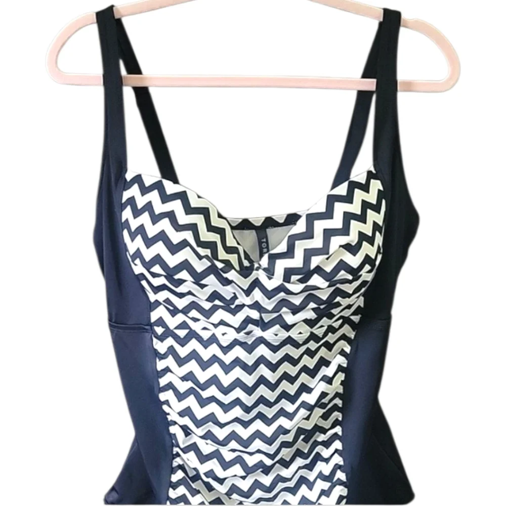 Torrid Cream and Black 1 Piece Swimsuit w Underwire & Padded Bust - Size 2 - Picture 2 of 10